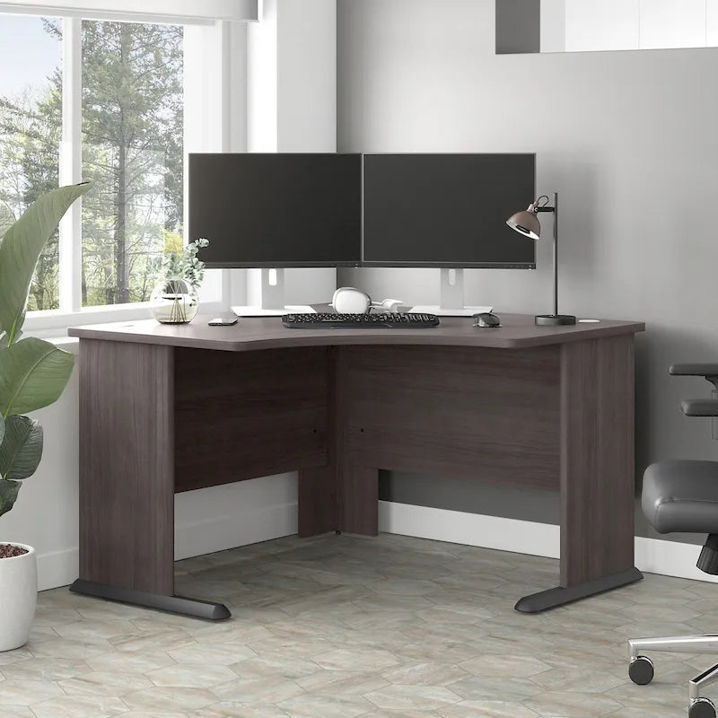 Un bureau d'angle informatique 48W