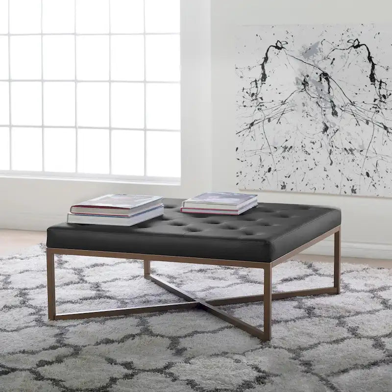 Grand pouf de cocktail en métal et cuir capitonné